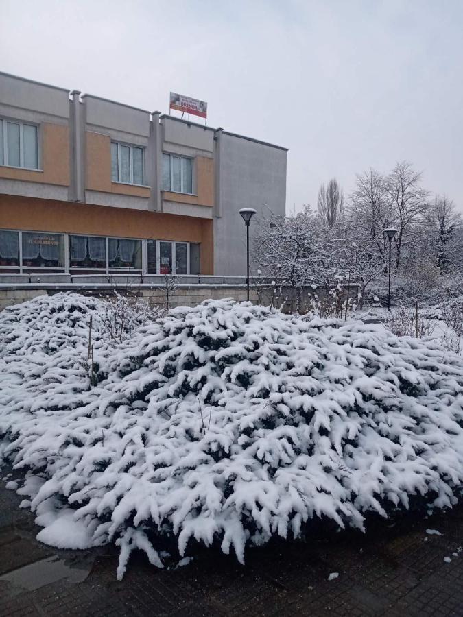 Хотел Оренда Dupnița Exterior foto