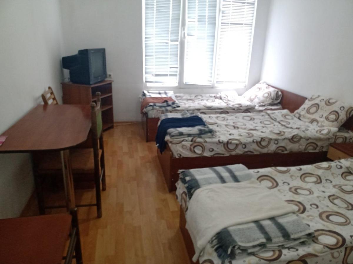 Хотел Оренда Dupnița Exterior foto