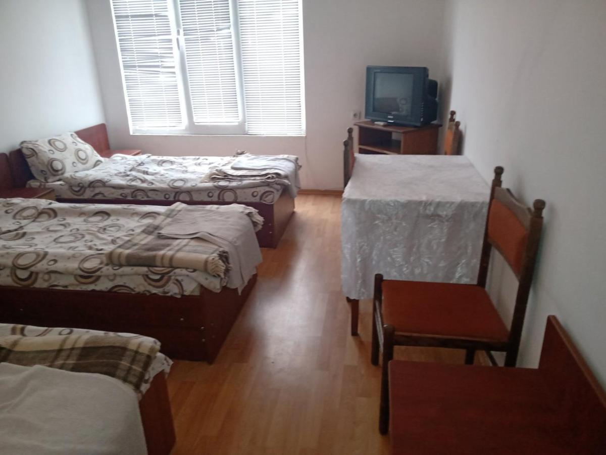 Хотел Оренда Dupnița Exterior foto