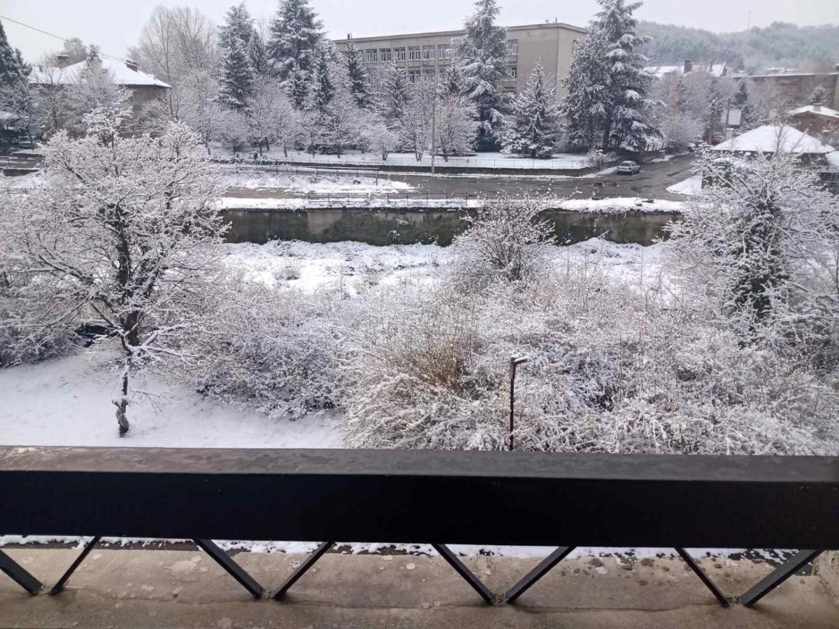 Хотел Оренда Dupnița Exterior foto