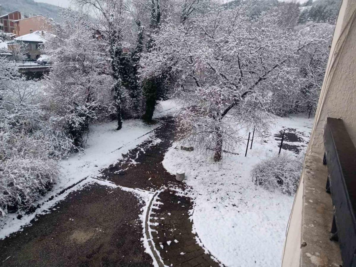 Хотел Оренда Dupnița Exterior foto