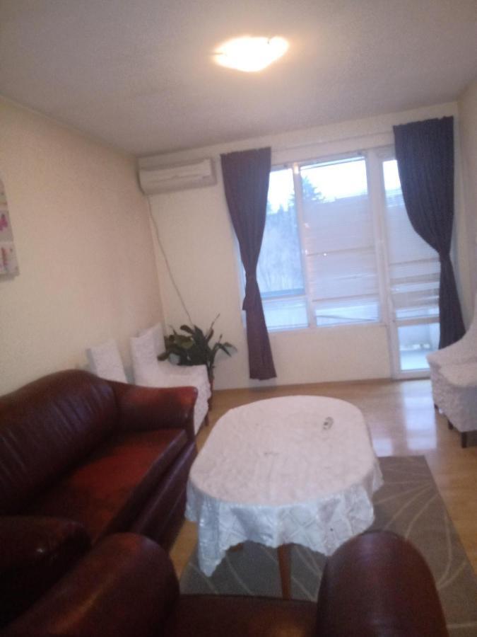 Хотел Оренда Dupnița Exterior foto